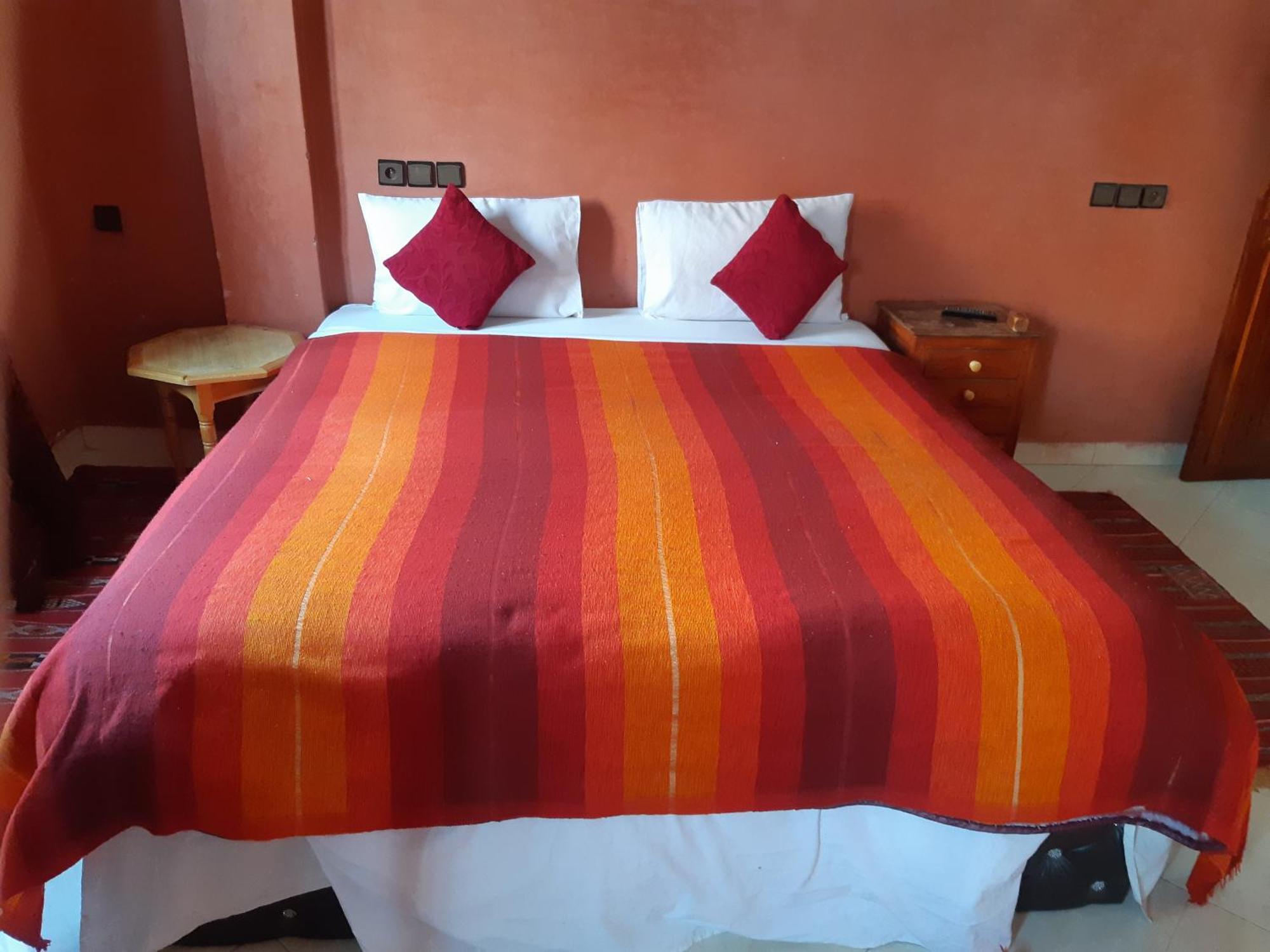 Hotel Restaurant Dar Al Madina Тингир Экстерьер фото