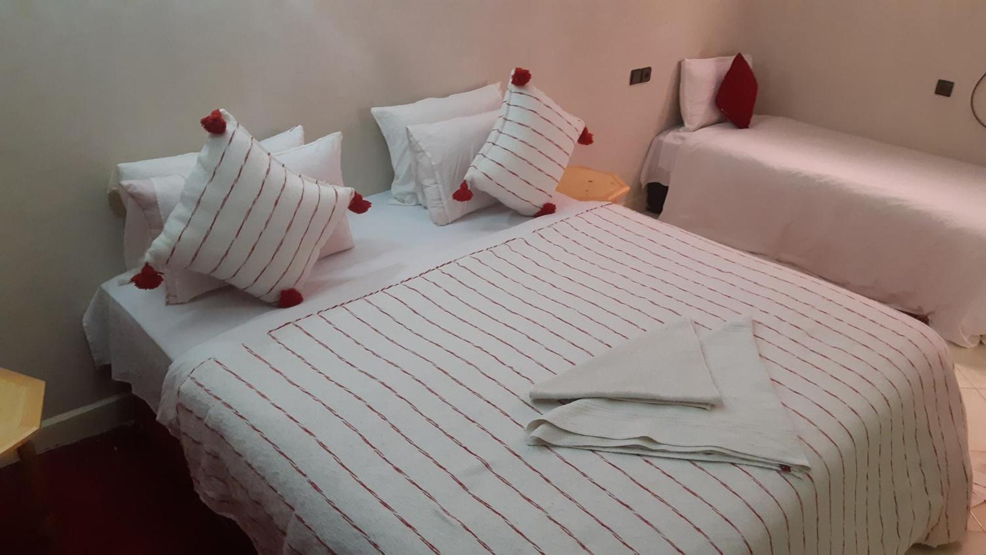 Hotel Restaurant Dar Al Madina Тингир Экстерьер фото