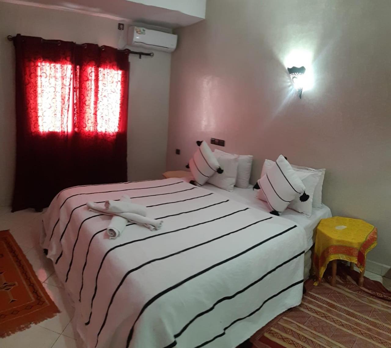 Hotel Restaurant Dar Al Madina Тингир Экстерьер фото