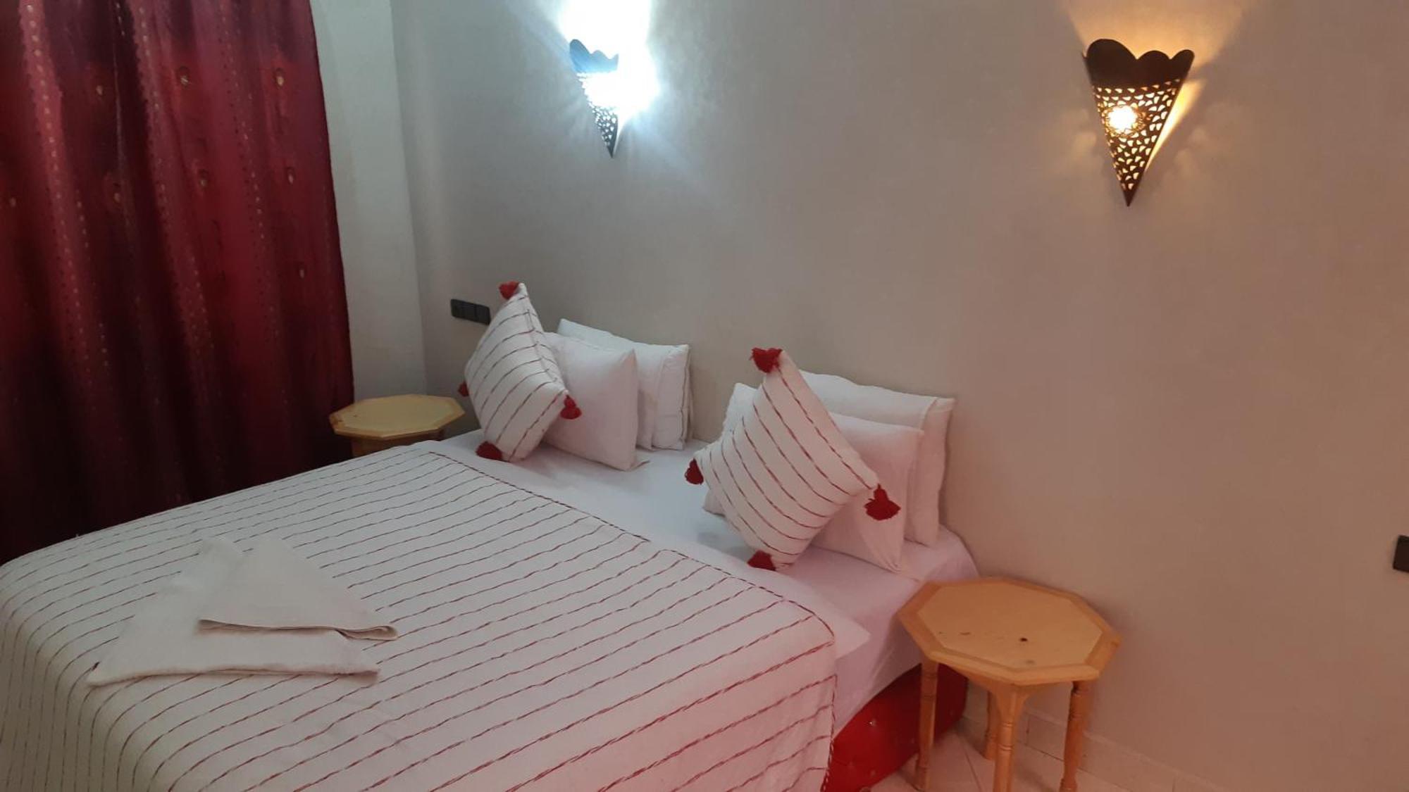 Hotel Restaurant Dar Al Madina Тингир Экстерьер фото